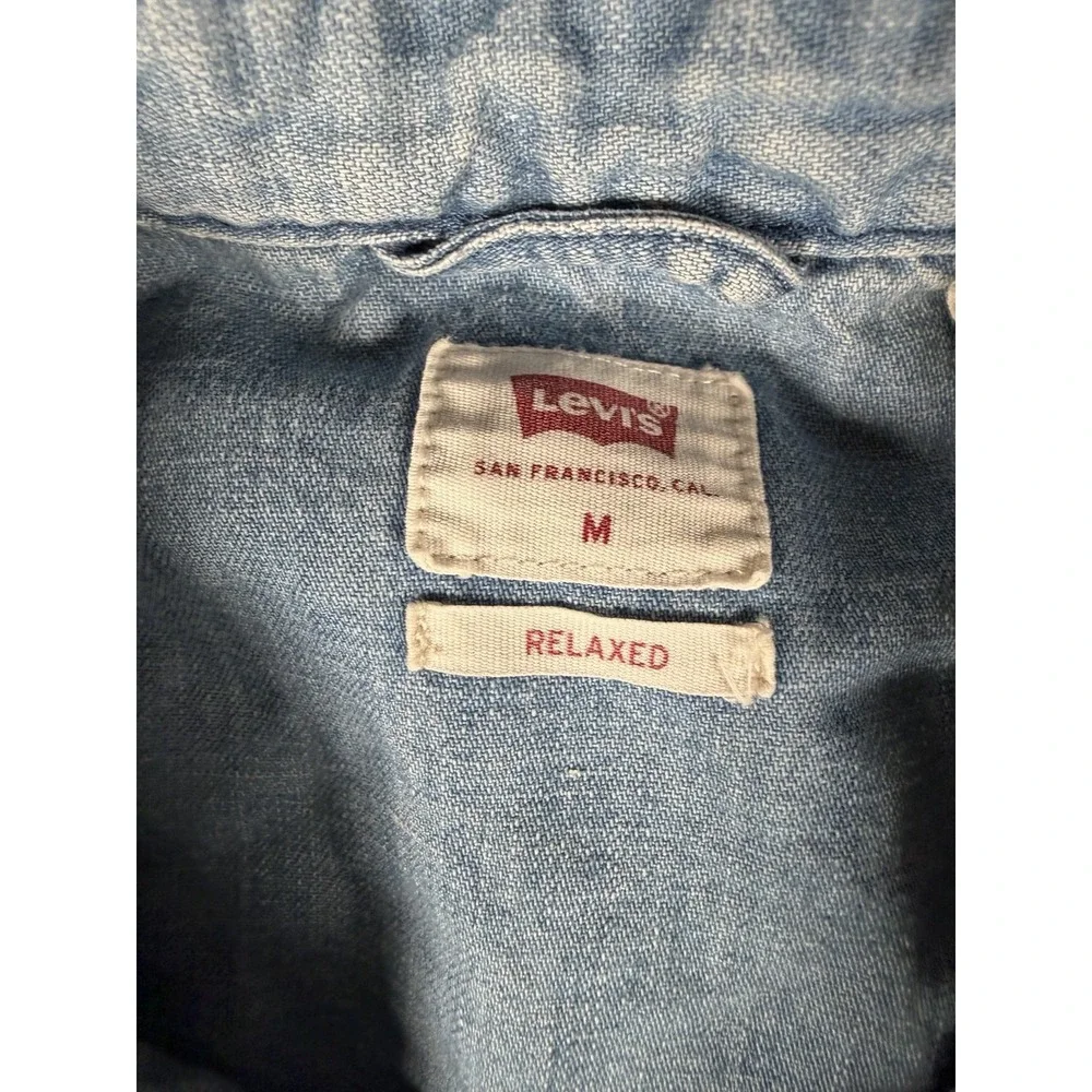 Levis Mens Relaxed Fit Western Denim Shirt Medium Wash Pearl Snap Blue Medium